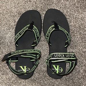 Brand New Calvin Klein Women’s Mikki Strappy Sporty Beach Sandal Never Used